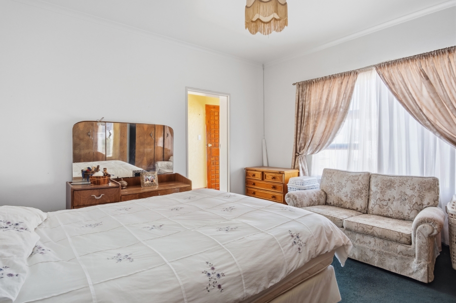 3 Bedroom Property for Sale in Heathfield Western Cape